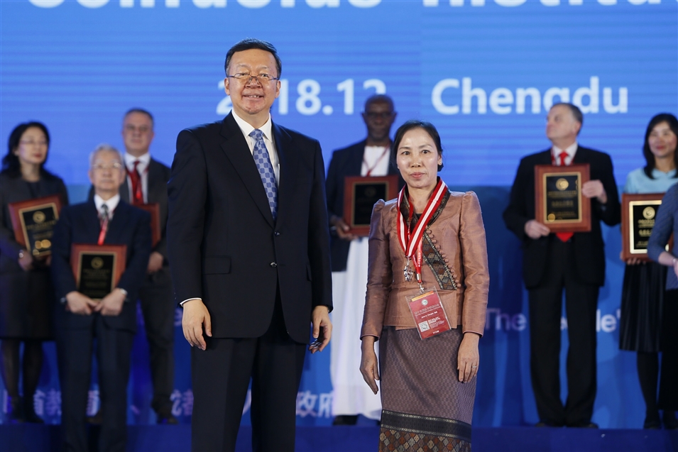 2018年獲得孔子學(xué)院孔子學(xué)院總部“2018年度孔子學(xué)院先進(jìn)個人”稱號